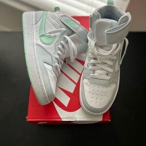 Nike Kids' Sneakers in White and Mint